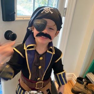 Meet your Posher, Christopher